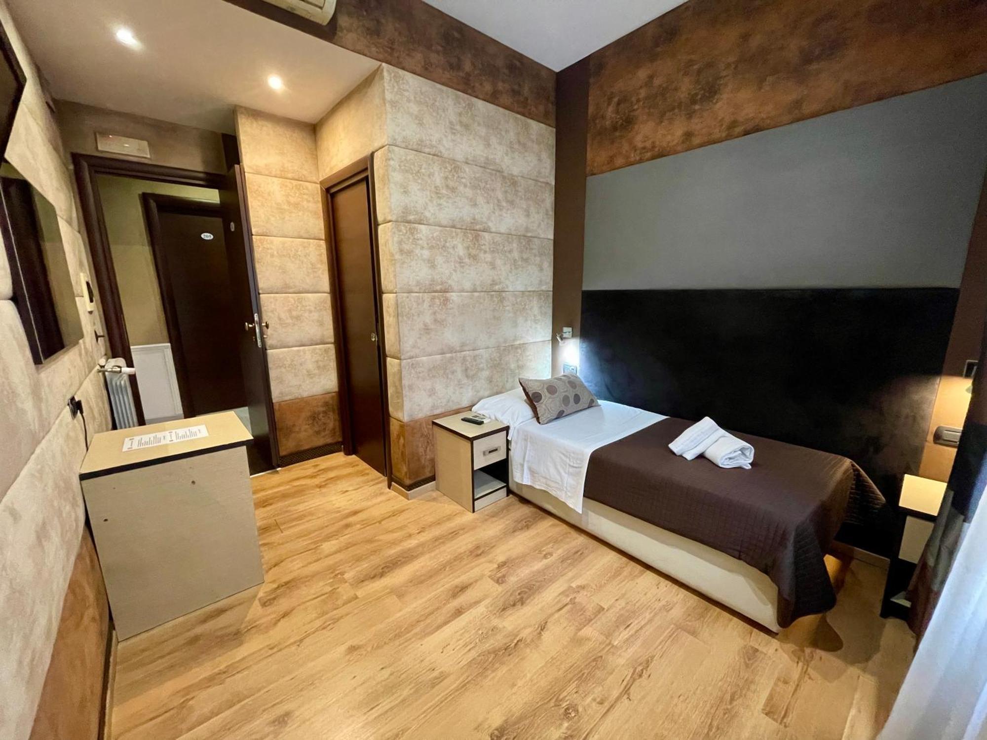 Blue Suite Vatican Guesthouse Рим Екстер'єр фото