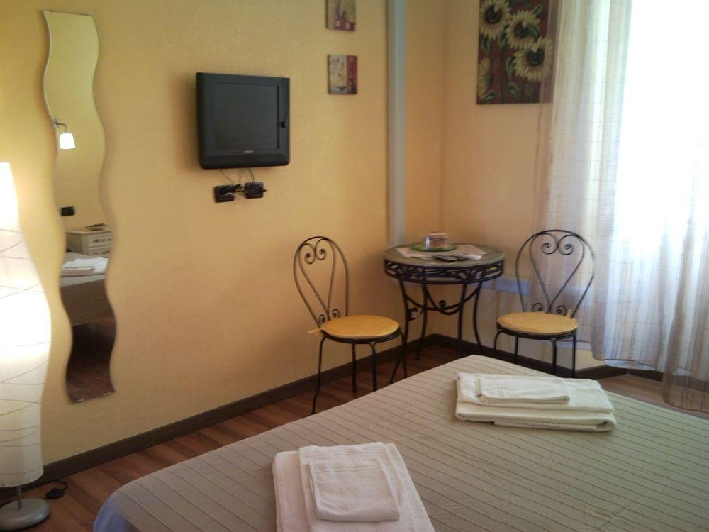 Blue Suite Vatican Guesthouse Рим Екстер'єр фото