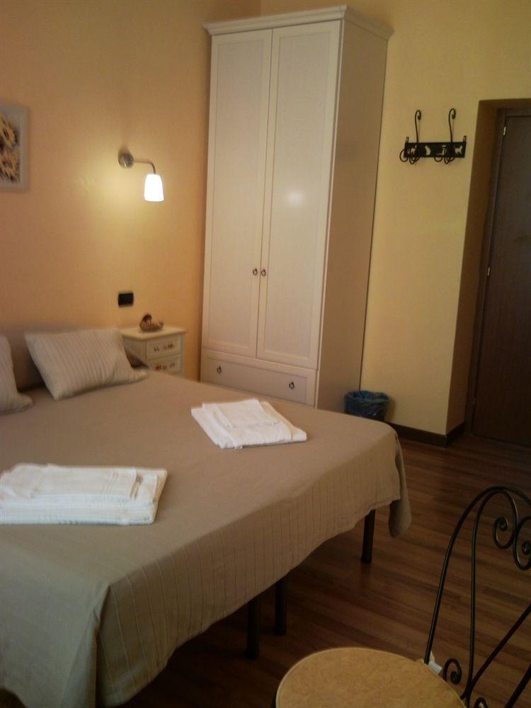 Blue Suite Vatican Guesthouse Рим Екстер'єр фото