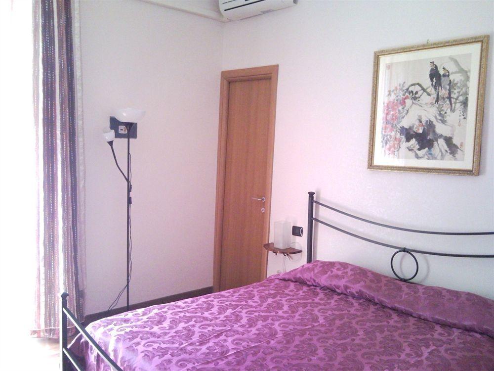 Blue Suite Vatican Guesthouse Рим Екстер'єр фото