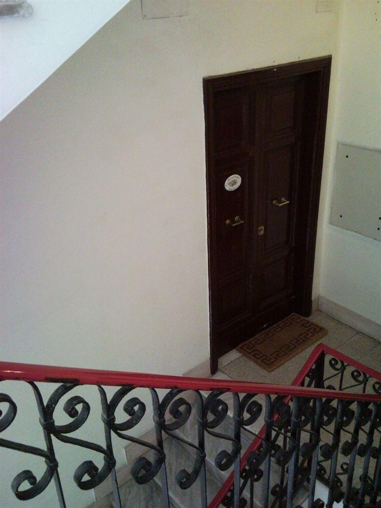 Blue Suite Vatican Guesthouse Рим Екстер'єр фото