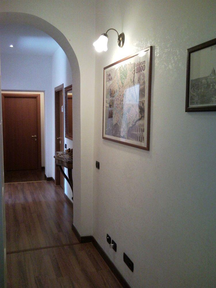 Blue Suite Vatican Guesthouse Рим Екстер'єр фото